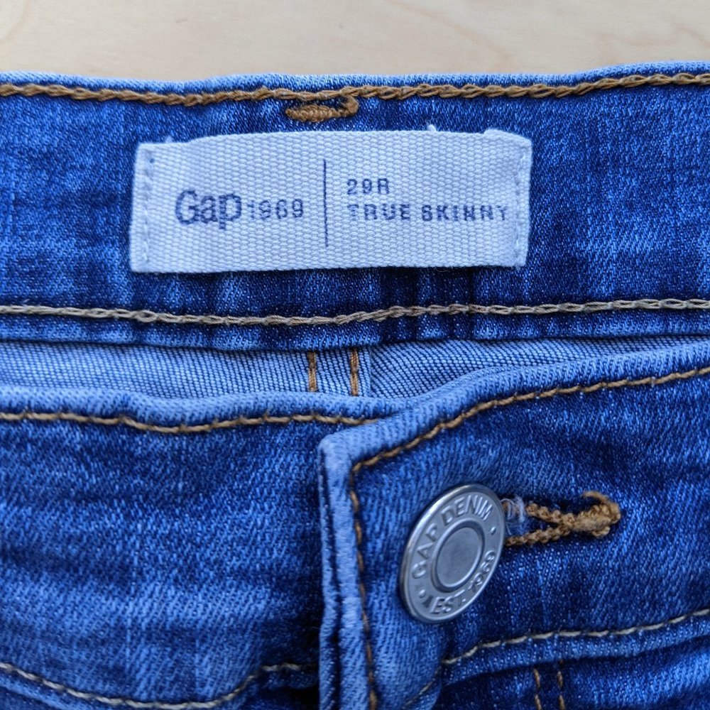 Gap 29R True Skinny Jeans